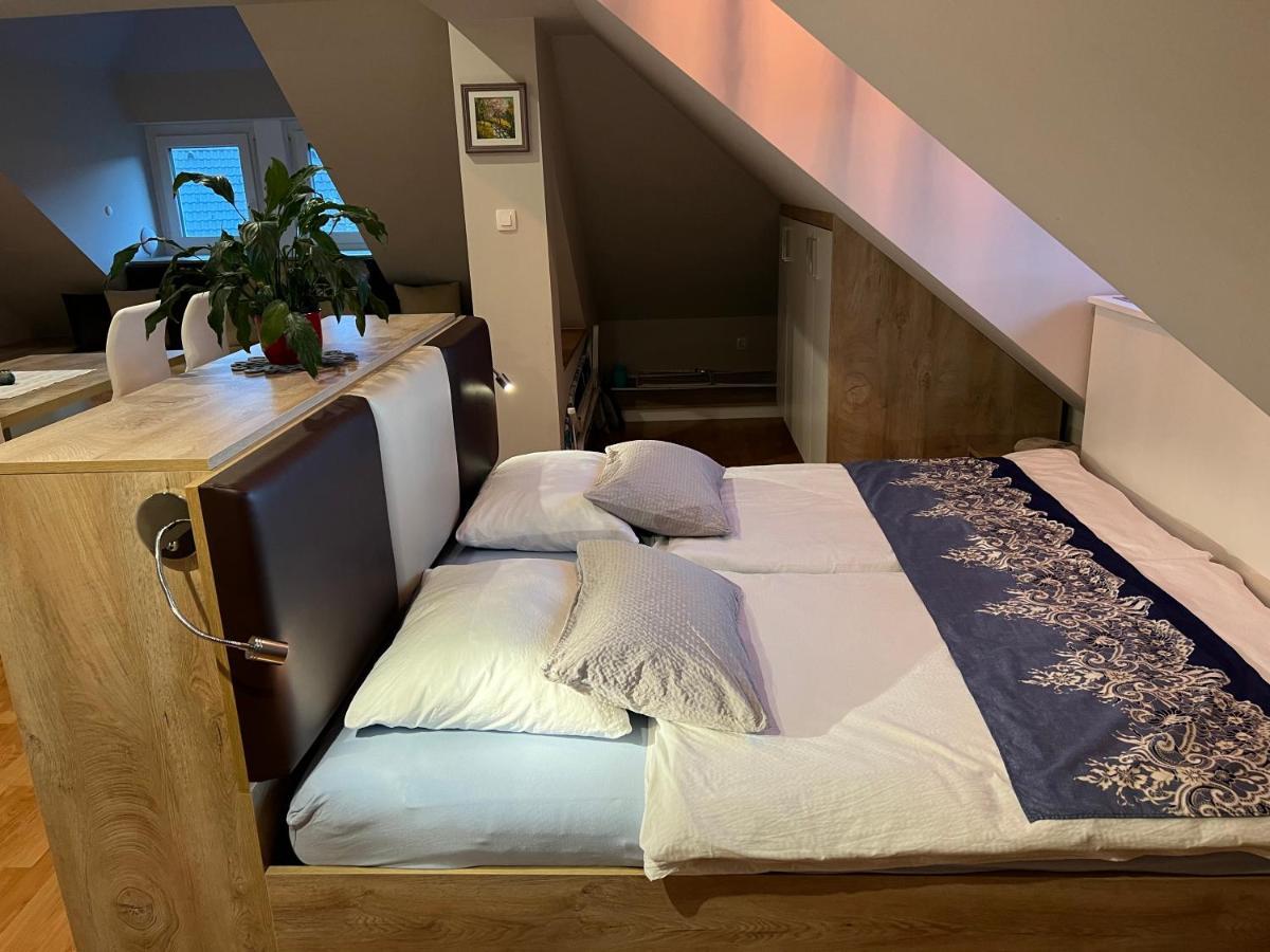 Vila Lesce With Heated Outdoor Pool Bagian luar foto