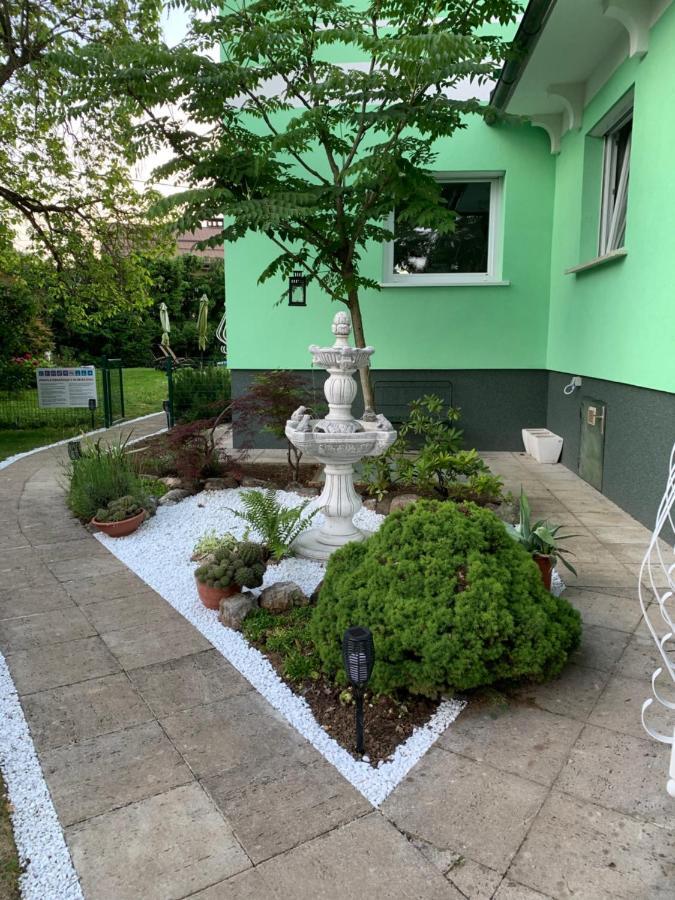 Vila Lesce With Heated Outdoor Pool Bagian luar foto